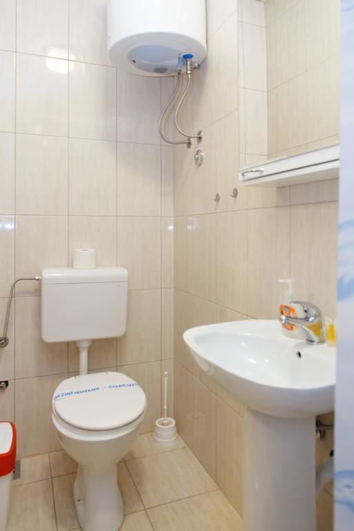 Downtown Apart Hotel Bane Βελιγράδι Δωμάτιο φωτογραφία