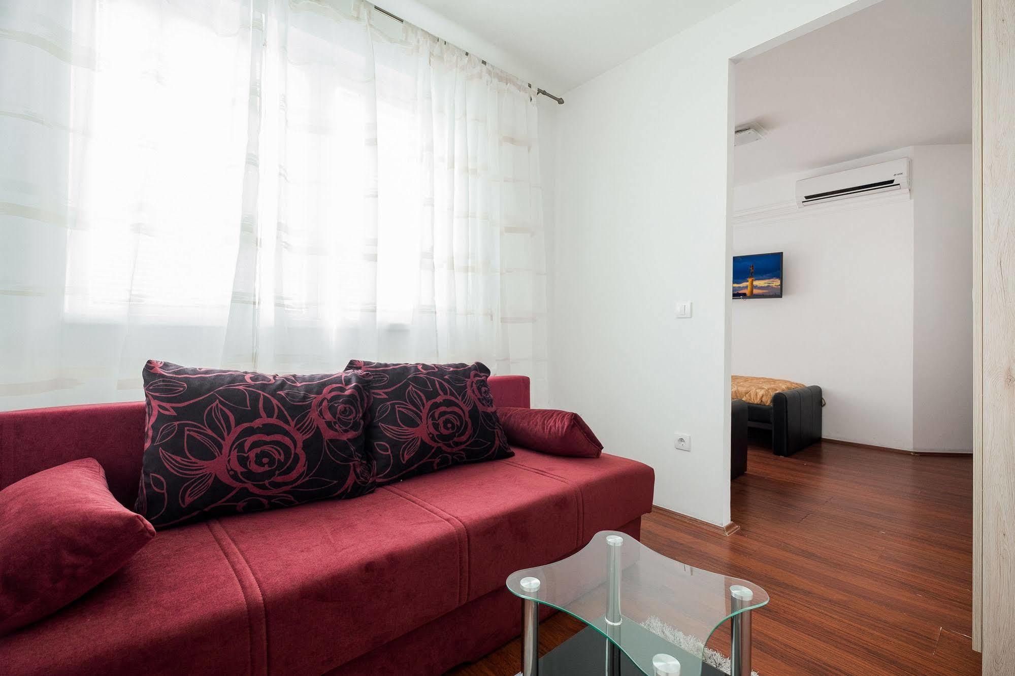 Downtown Apart Hotel Bane Βελιγράδι Εξωτερικό φωτογραφία
