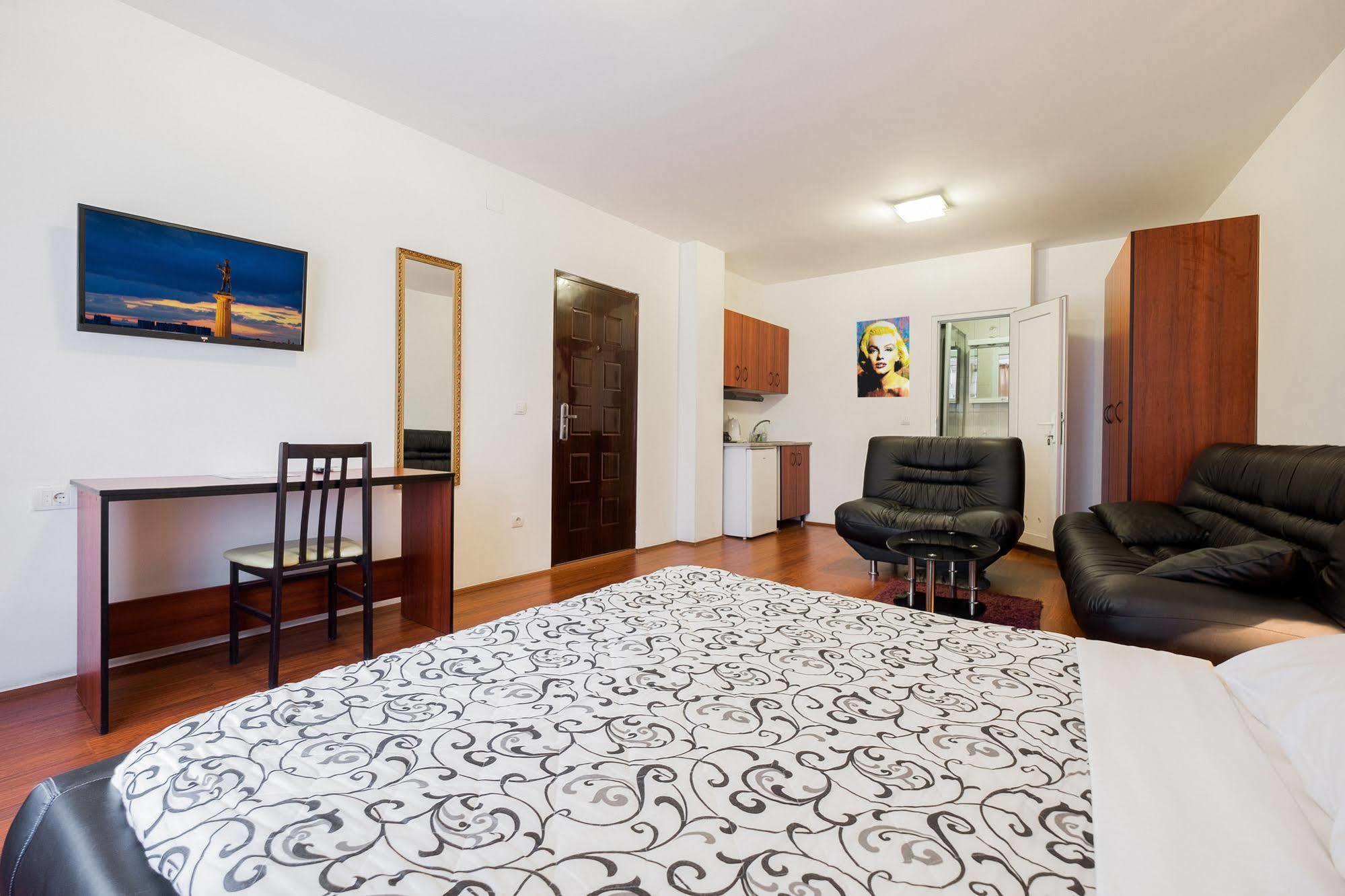 Downtown Apart Hotel Bane Βελιγράδι Εξωτερικό φωτογραφία
