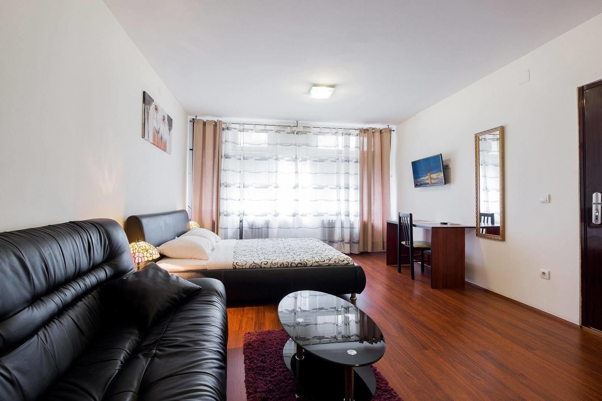 Downtown Apart Hotel Bane Βελιγράδι Εξωτερικό φωτογραφία